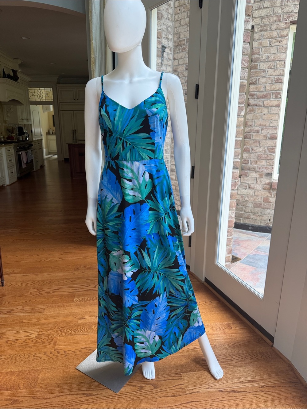 B. calm Tropical Leaf Blue Maxi Dress with V-Neck